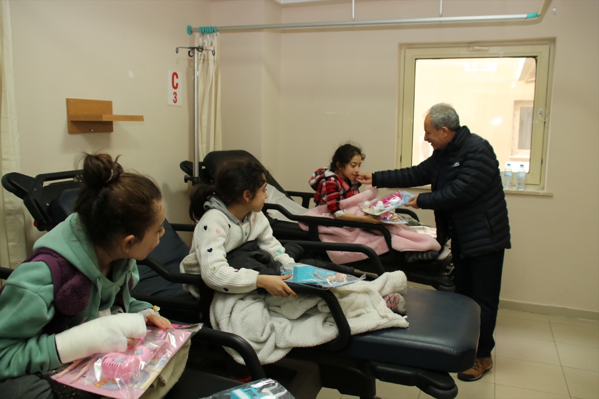 Konya'da trafik kazası geçiren 3'ü çocuk 4 depremzede yaralandı