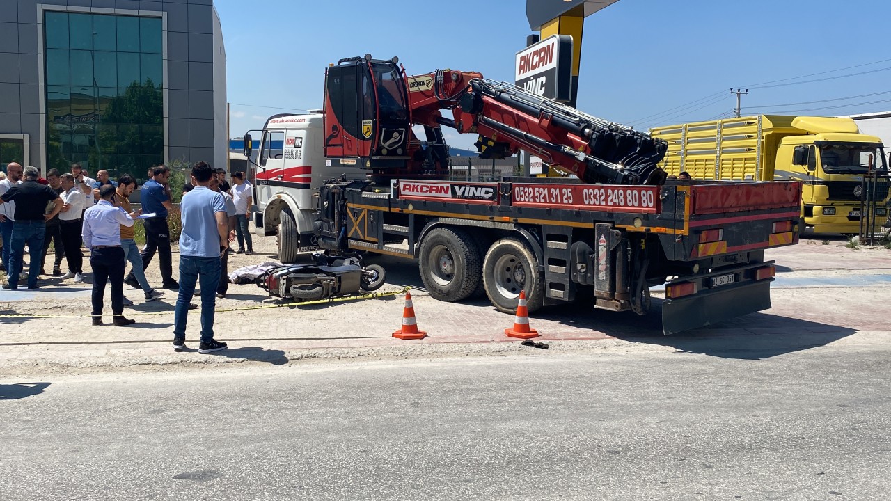 Konya'da Trafik kazası ; Vinçle Çarpışan Motor sürücüsü   hayatını kaybetti.