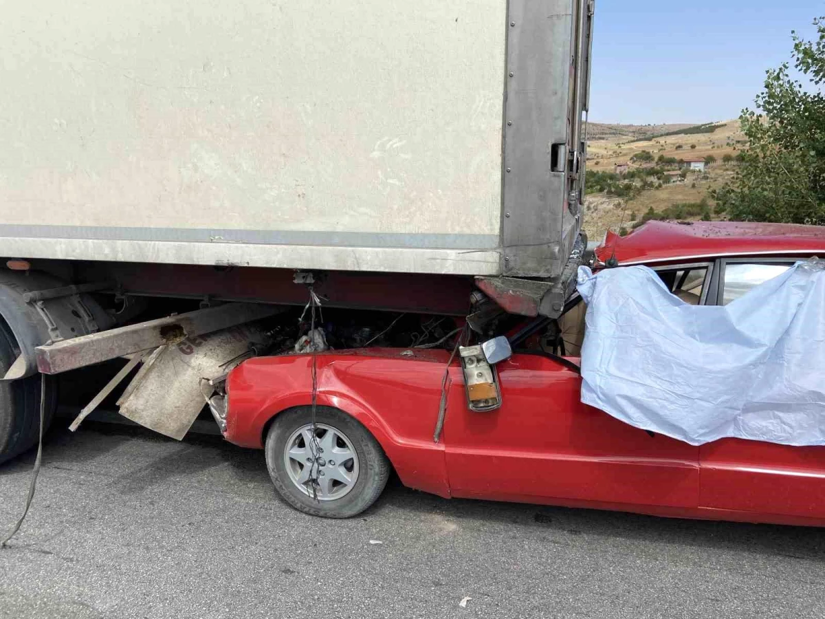 Konya'da trafik kazasında hayatını kaybeden sürücünün eşi de hayatını kaybetti