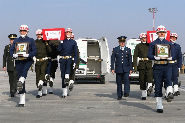 Konya'da trafik kazasında şehit olan 2 askerin cenazesi memleketlerine uğurlandı