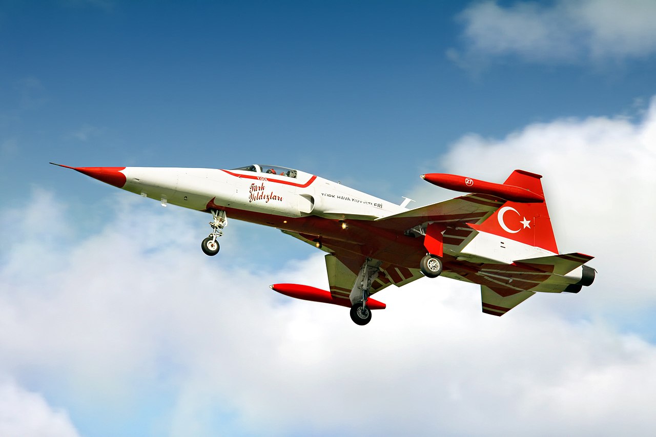 Konya'da Türk yıldızlarına ait  Gösteri Uçağı Düştü