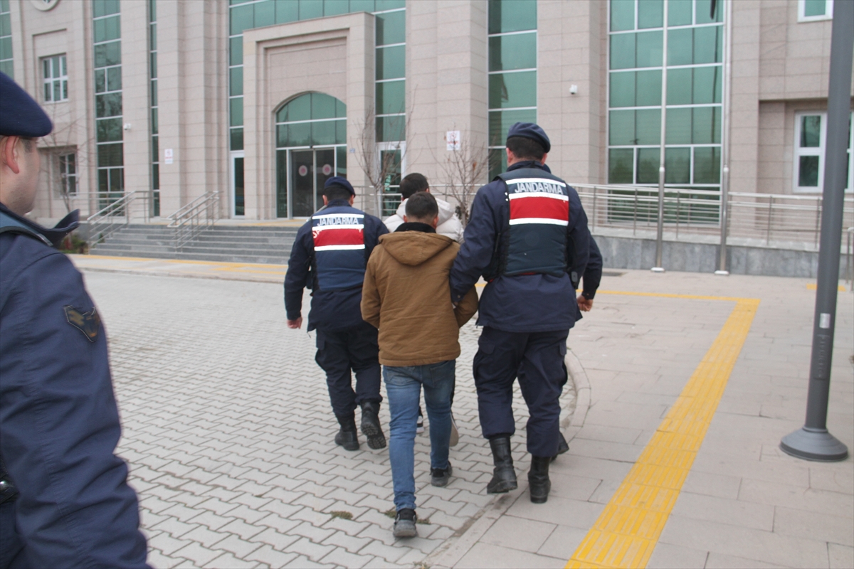 Konya'da uyuşturucu ticareti yapanlara yönelik operasyonda 2 şüpheli yakalandı