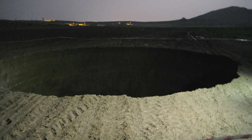 Konya'da yaklaşık 27 metre çapında, derinliği 12 metreyi bulan obruk oluştu