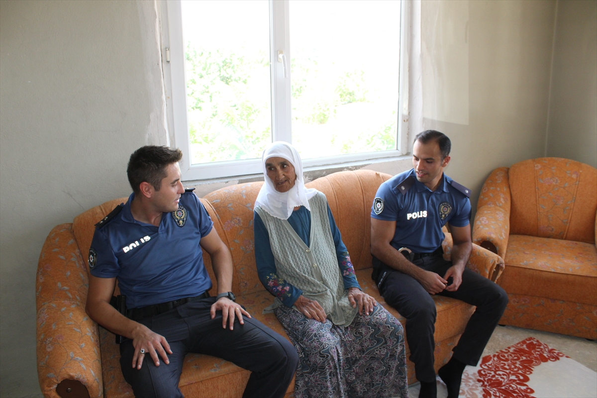 Konya'da yalnız yaşayan kadına polis sahip çıktı