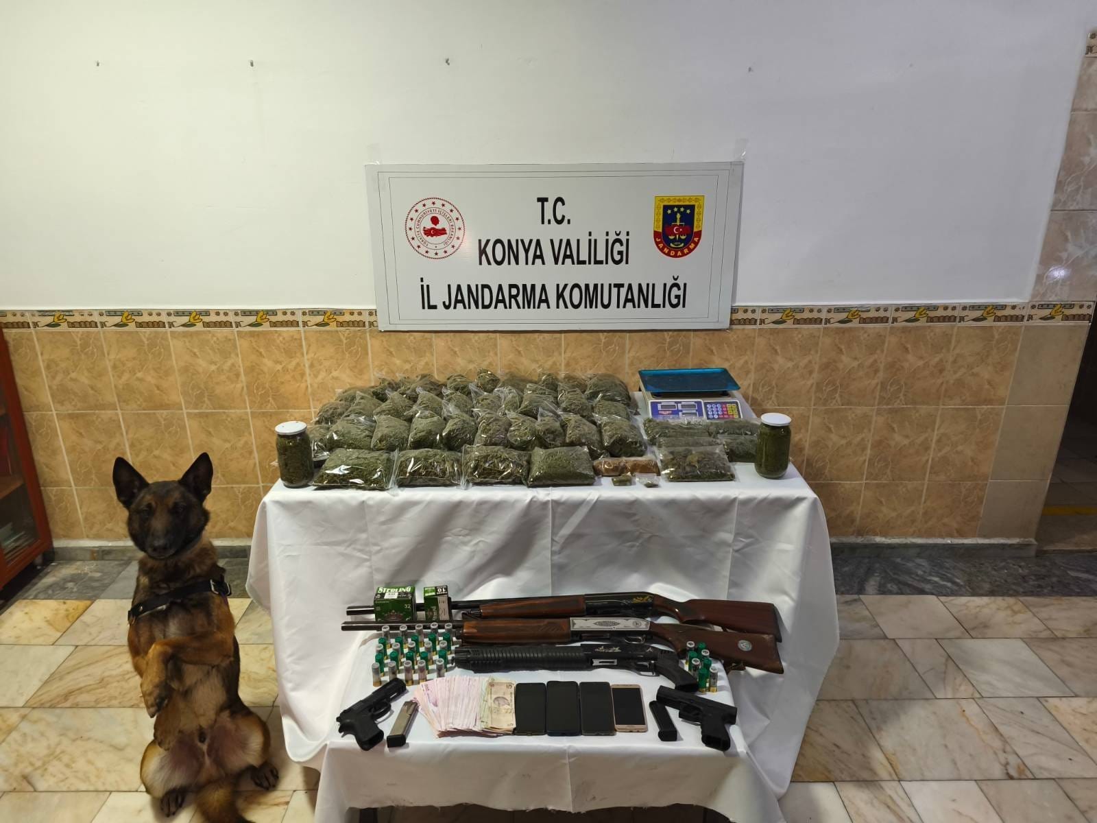 Konya'da  zehir tacirlerine darbe