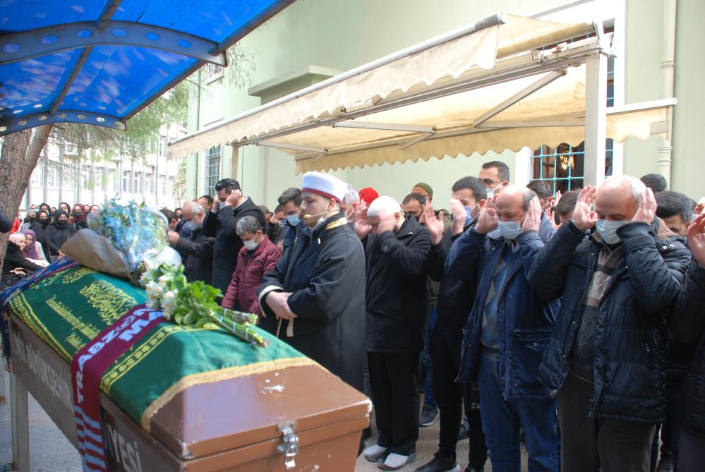 Konya'daki otobüs kazasında hayatını kaybedenler son yolculuklarına uğurlanıyor