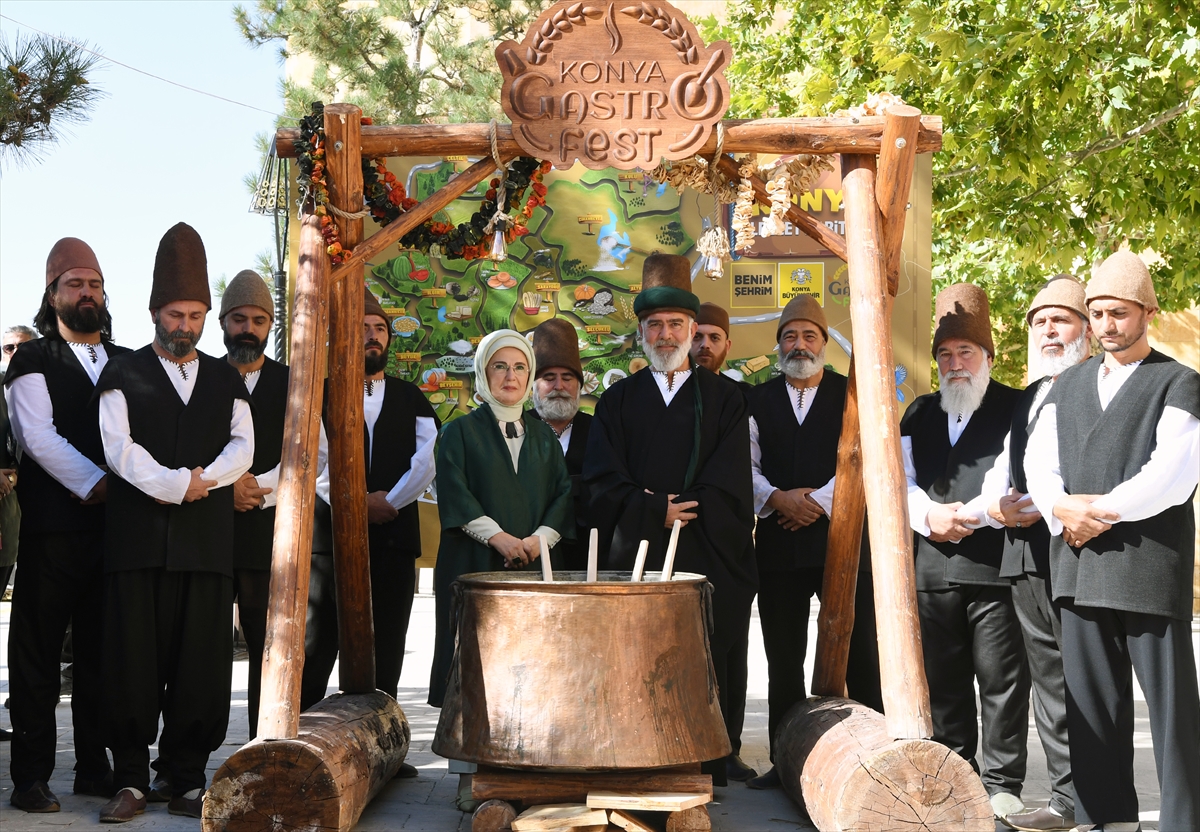 KONYA - Emine Erdoğan: "Sofralarımızın bereketi, ağzımızın tadı daim olsun"