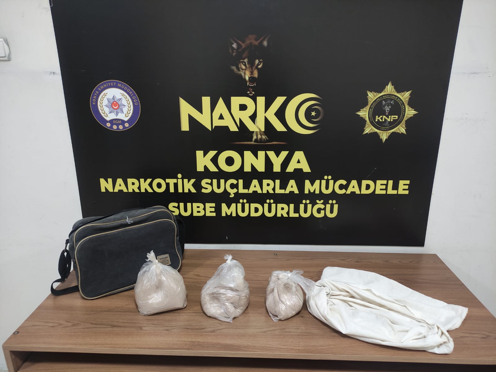 KONYA EMNİYET MÜDÜRLÜĞÜ’NDEN ZEHİR TACİRLERİNE BAŞARILI OPERASYON