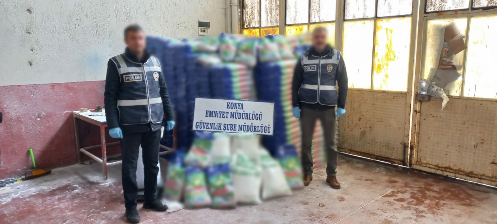 KONYA EMNİYETİN’DEN SAHTE DETERJAN OPERASYONU: TONLARCA ELE GEÇİRİLDİ!