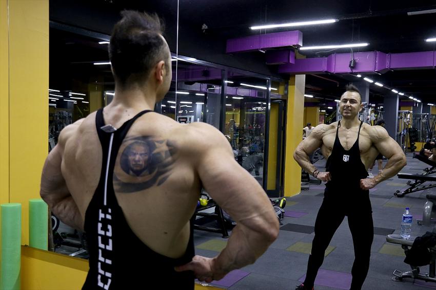 Konya Emniyetinin "kurbağa adam"ı vücut geliştirmede de iddialı