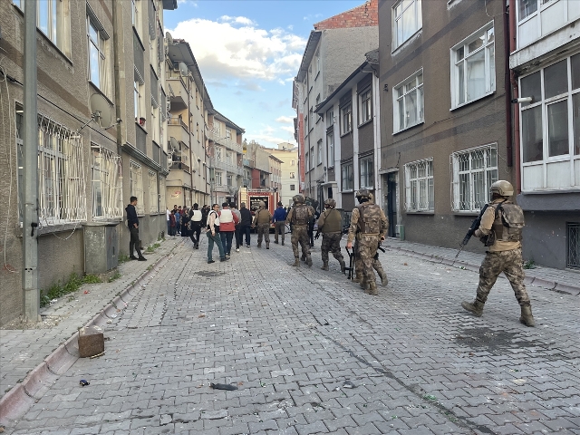 KONYA - İki aile arasındaki kavgada 1'i çocuk 2 kişi yaralandı