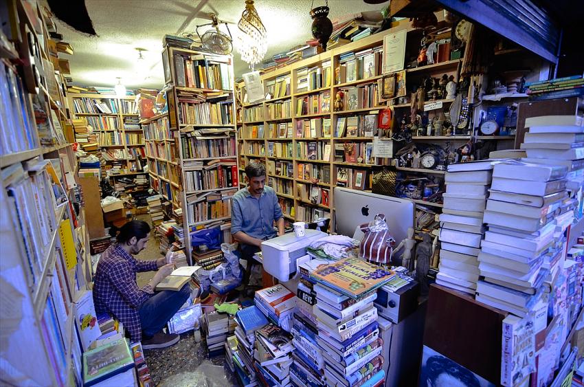 Konya ki "Rampalı Çarşı'yı 'kitap cenneti' olarak tanımlayabiliriz