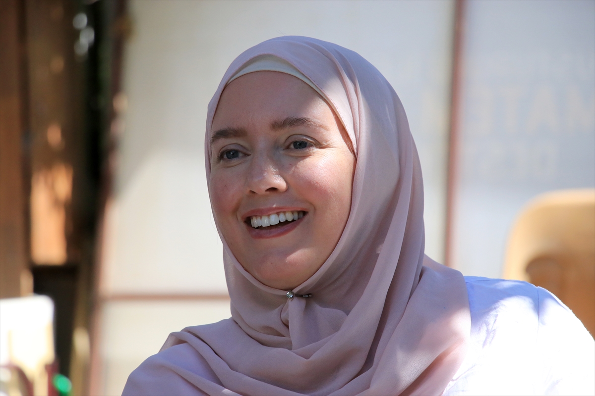 KONYA - Müslüman olan 10 İngiliz geldikleri Konya'da duygu dolu anlar yaşadı