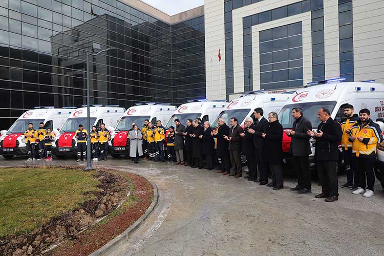 Konya’nın 7 ilçesine 7 yeni ambulans