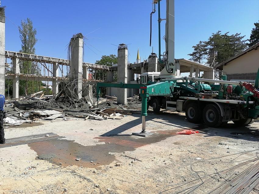 - Konya'nın Ereğli ilçesinde inşaatın kolon imalatı sırasında meydana gelen çökmede 1'i ağır 3 işçi yaralandı.