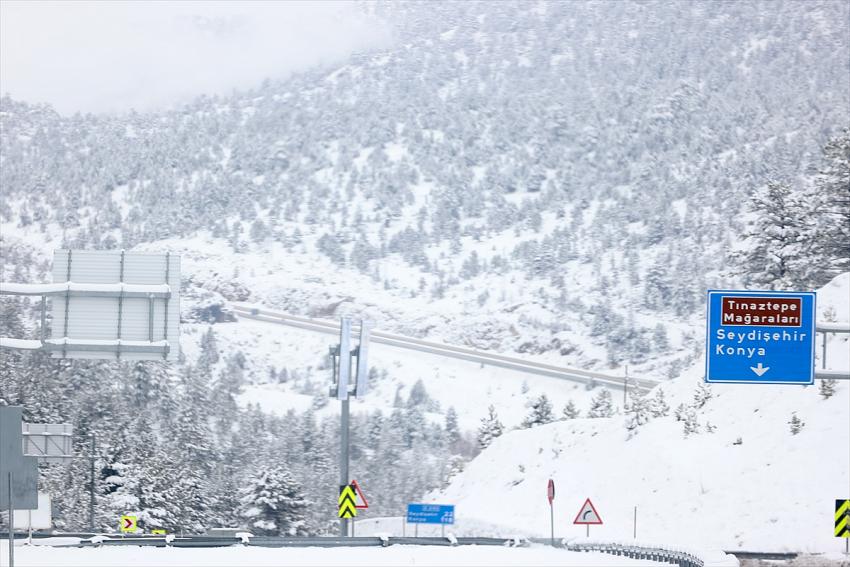  Konya'nın Seydişehir ilçesinde kar kalınlığı 35 santimetreyi aştı