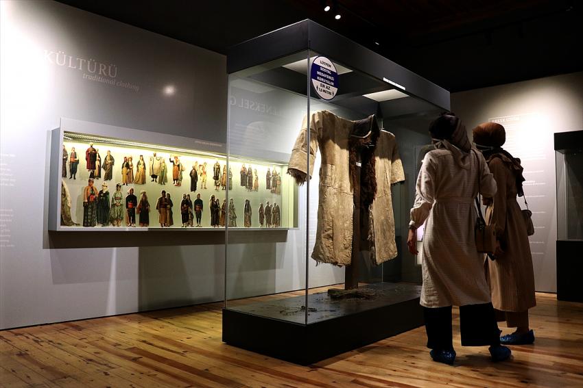  Konya'nın tarihi mahallesi Sille'de müzede sergilenen eserler ziyaretçilerin ilgisini çekiyor
