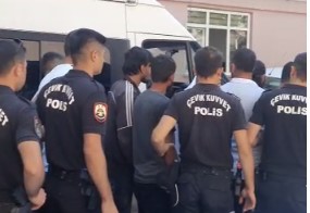 KONYA POLİSİNDEN BÜYÜK OPERASYON: 65 ARANAN ŞAHIS YAKALANDI
