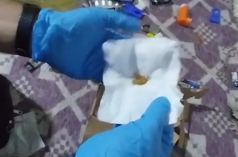 KONYA POLİSİNDEN ZEHİR TACİRLERİNE DEV OPERASYON! TÜM MAHALLE ABLUKAYA ALINDI