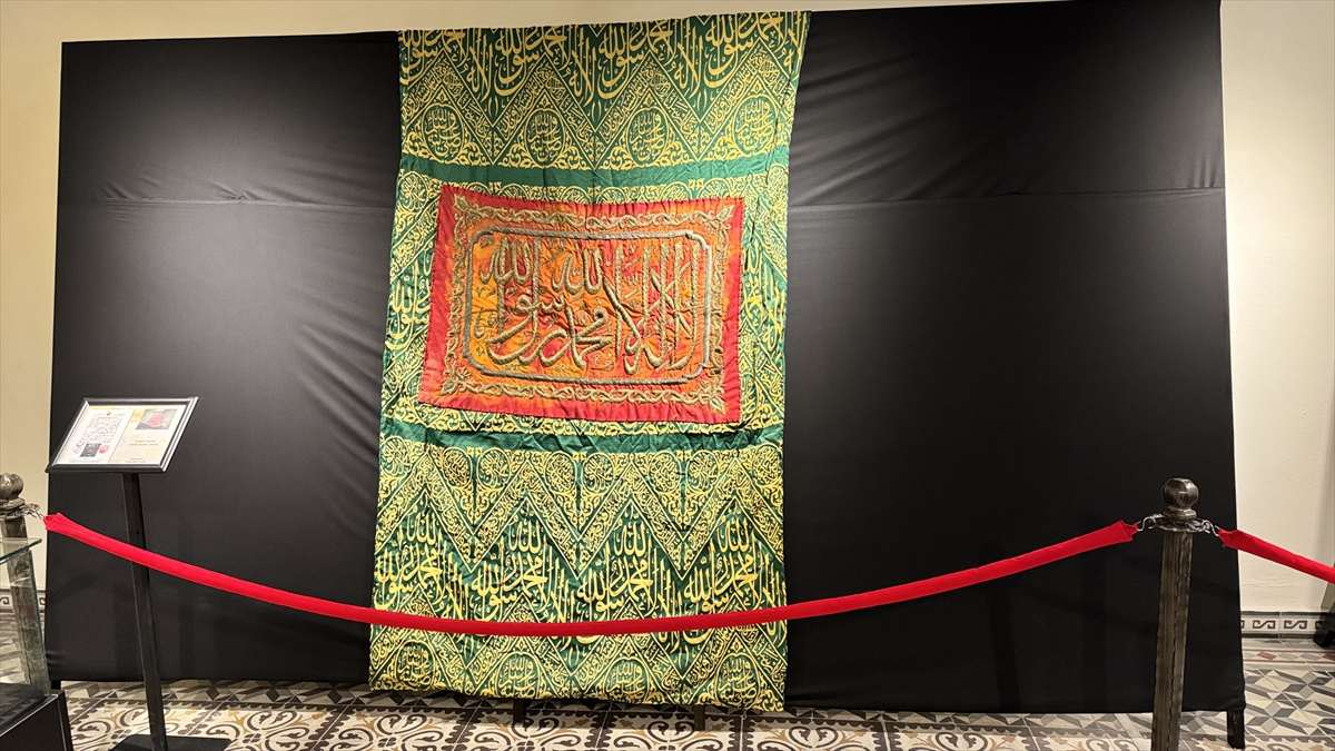 KONYA - "Mukaddes Emanetler" sergisi açıldı