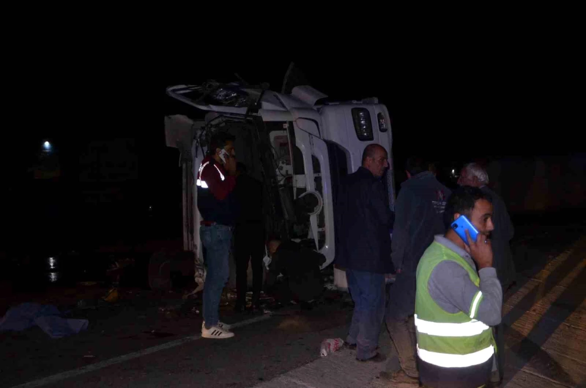 Konya'da 2  Tır Çarpışması: sonucu 1 Ölü, 1 Yaralı