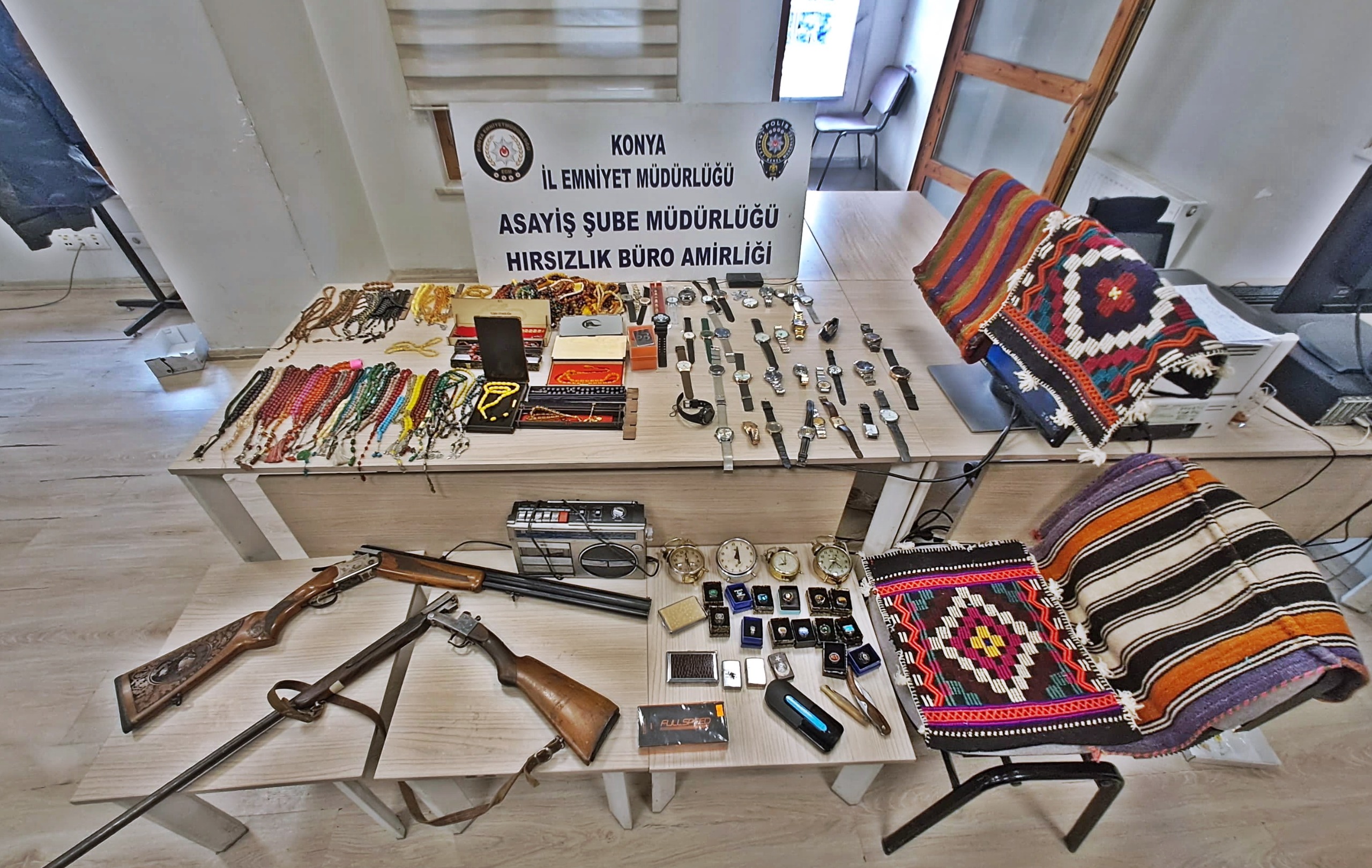 KONYADA 350 BİN LİRALIK SOYGUN YAPAN HIRSIZLAR TUTUKLANDI