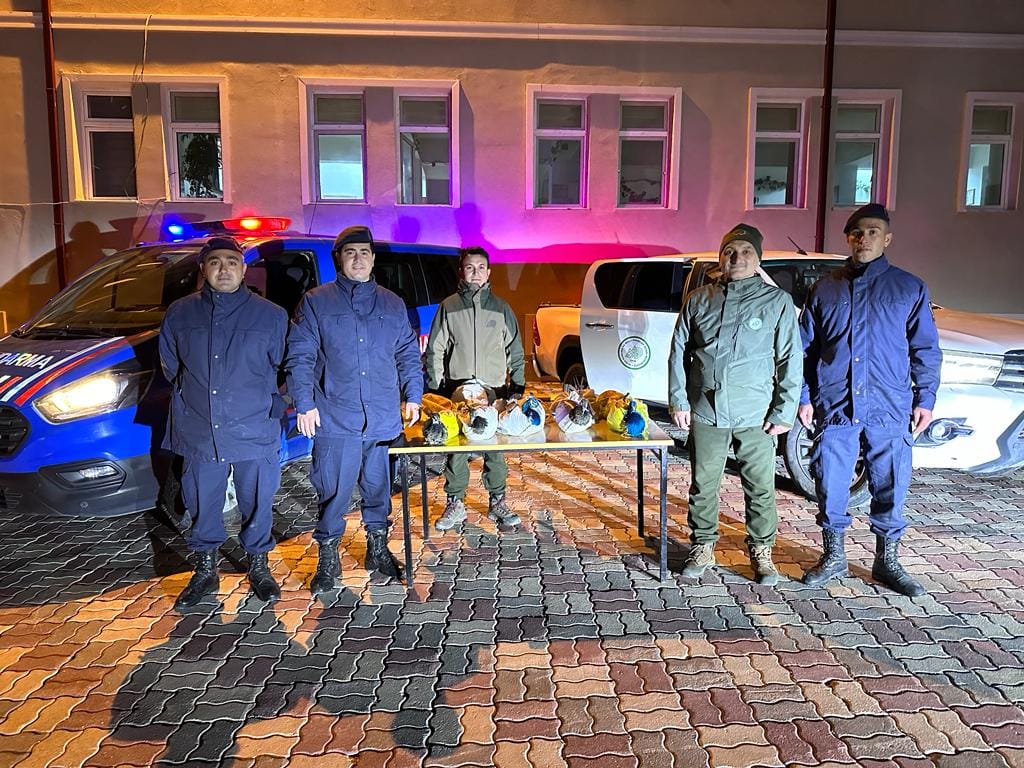 KONYADA İZİNSİZ  TAVUS KUŞU TAŞIYAN KİŞİYE 41.817,00 TL CEZA