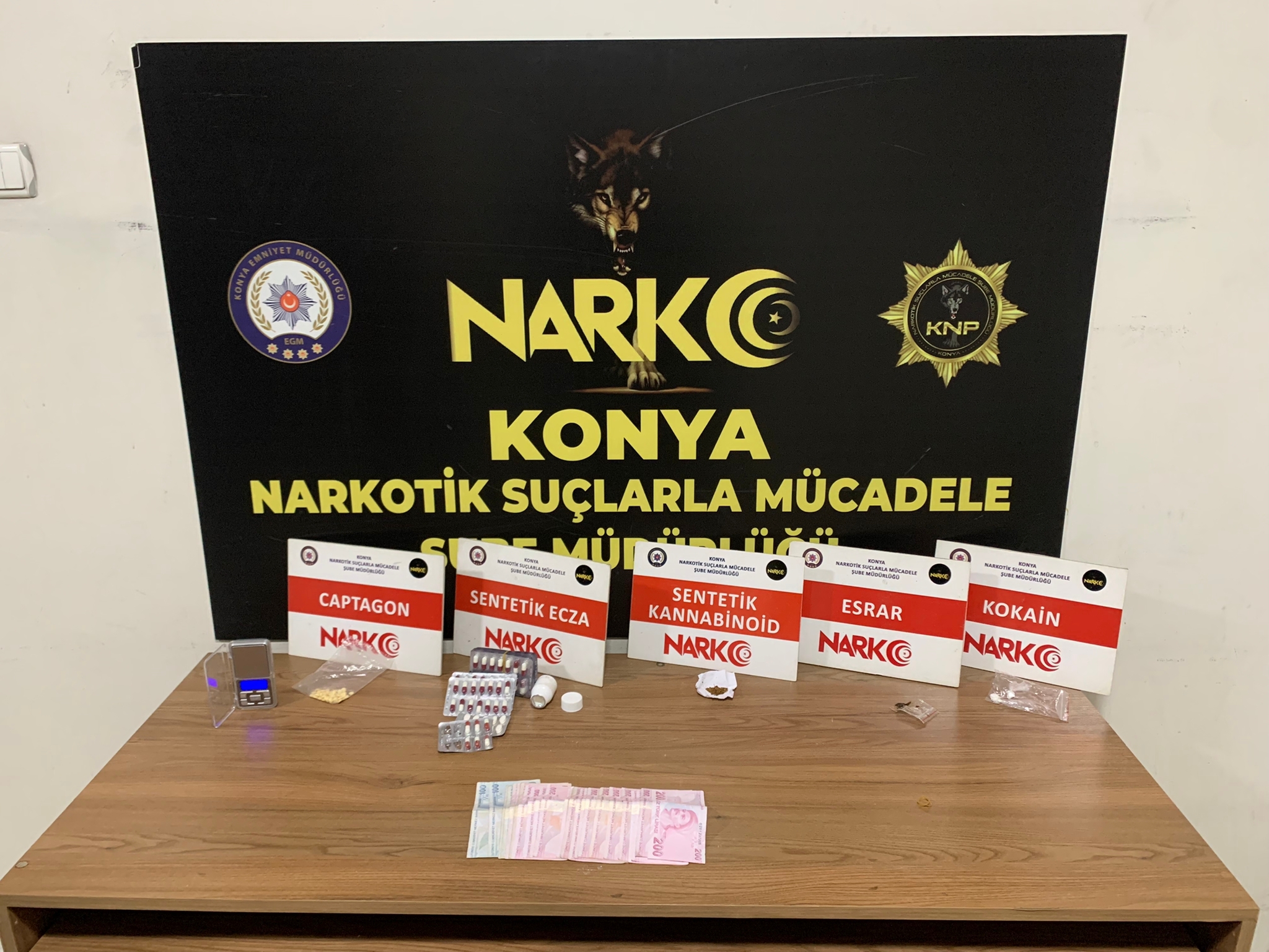 KONYADA MATBAADAN KİTAP DEĞİL UYUŞTURUCU ÇIKTI!