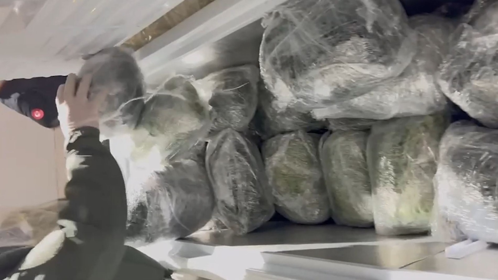 KONYADA ŞÜPHE ÜZERİNE DURDURULAN ARAÇTAN 78 KG UYUŞTURUCU ÇIKTI