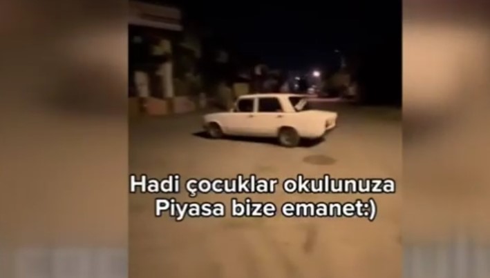 KONYADA TRAFİĞE AÇIK ALANDA DRİFT ATAN İKİ ADAY SÜRÜCÜ, EHLİYETİNE KAVUŞAMADAN VEDA ETTİ