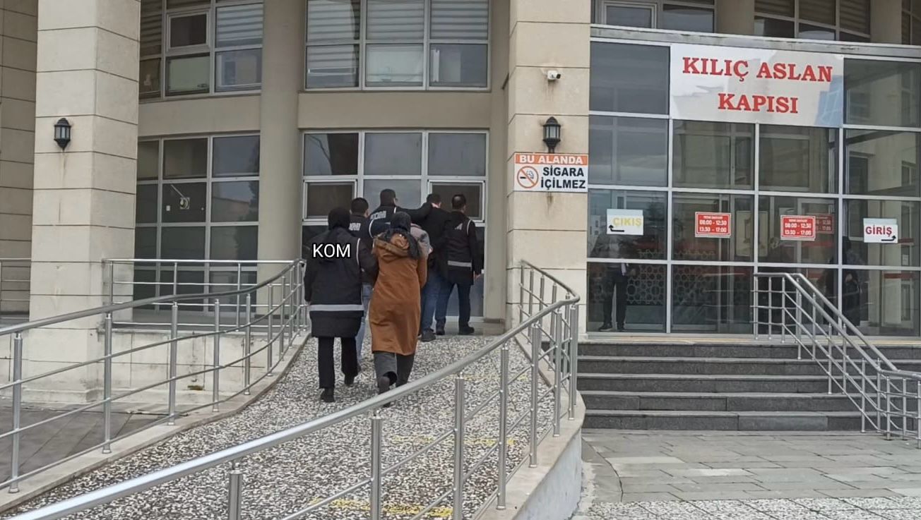 KONYADA YAŞLI ADAMA 2.5 MİLYON TL’LİK BOŞ SENET İMZALATAN ÇETE ÇÖKERTİLDİ