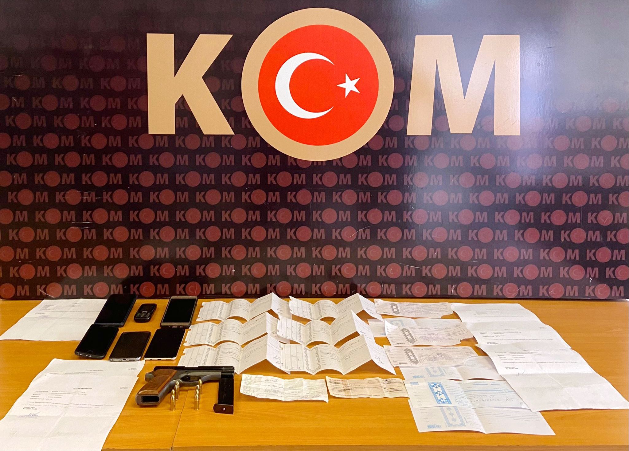 KONYADA ZOR DURUMDAKİ İNSANLARI AĞLARINA DÜŞÜRÜP MALLARINI ELİNDEN ALAN TEFECİ ÇETESİNE BÜYÜK OPERASYON