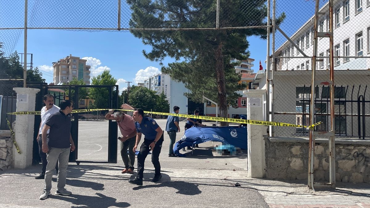 KONYADAKİ OKUL ÖNÜNDEKİ CİNAYETİN SEBEBİ ALACAK VERECEK MESELESİ ÇIKTI..