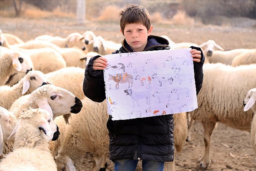 Konyalı "küçük çoban" yaptığı resimlerle herkesin beğenisini kazanıyor