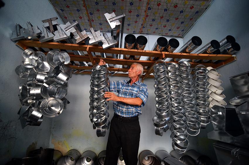 Konyalı teneke ustası, ata mirası mesleğini ömrünce sürdürmek istiyor