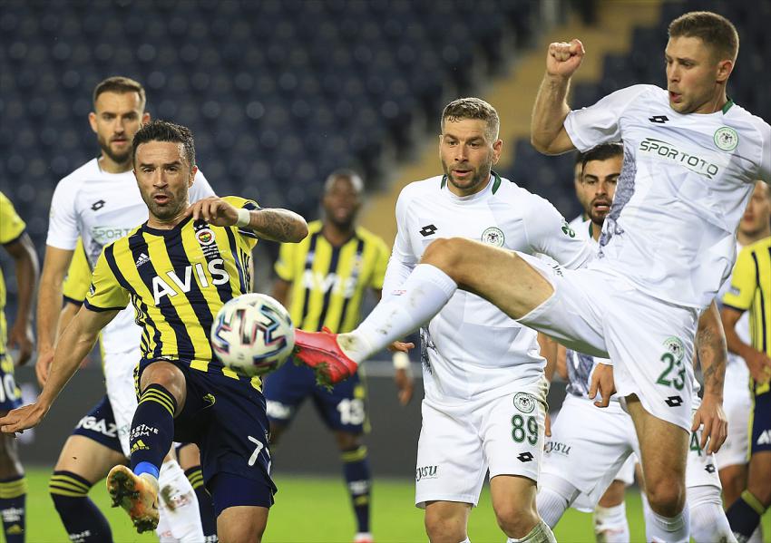 Konyaspor  Fenerbahçe'yi devirdi