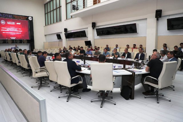 KOSKİ GENEL MÜDÜRÜ DEMİR, HATAY’IN ALTYAPISININ DEĞERLENDİRİLDİĞİ TOPLANTIYA KATILDI