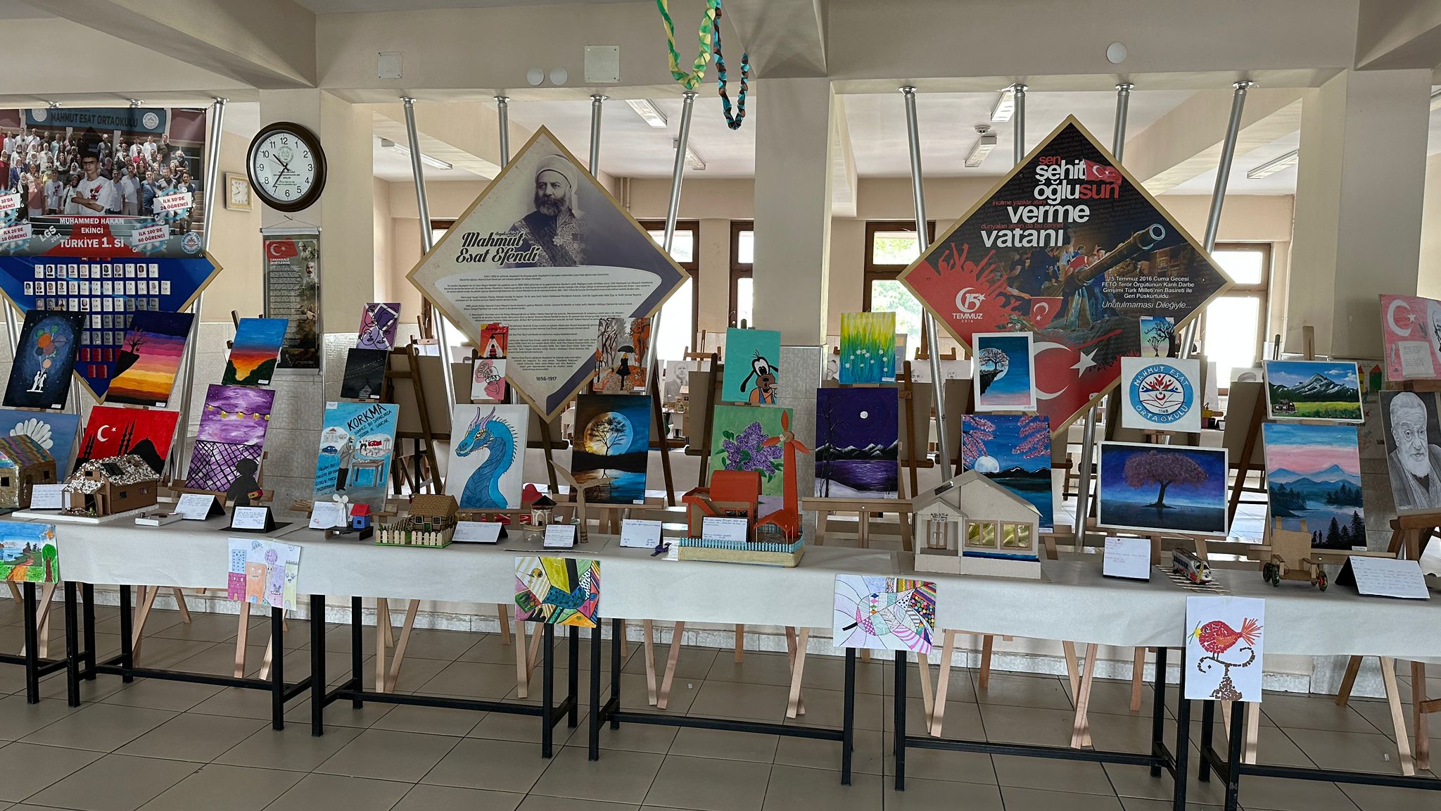 Mahmut Esat Ortaokulu Sene Sonu Teknoloji Tasarım ve Resim Sergisi Açılışı Yapıldı