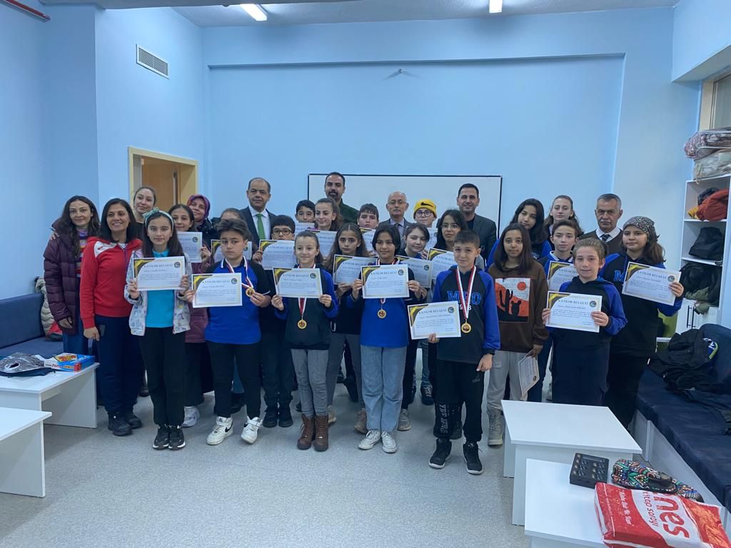 Mahmut Esat Ortaokulu Seydişehir Akıl ve Zeka Oyunları Şampiyonu