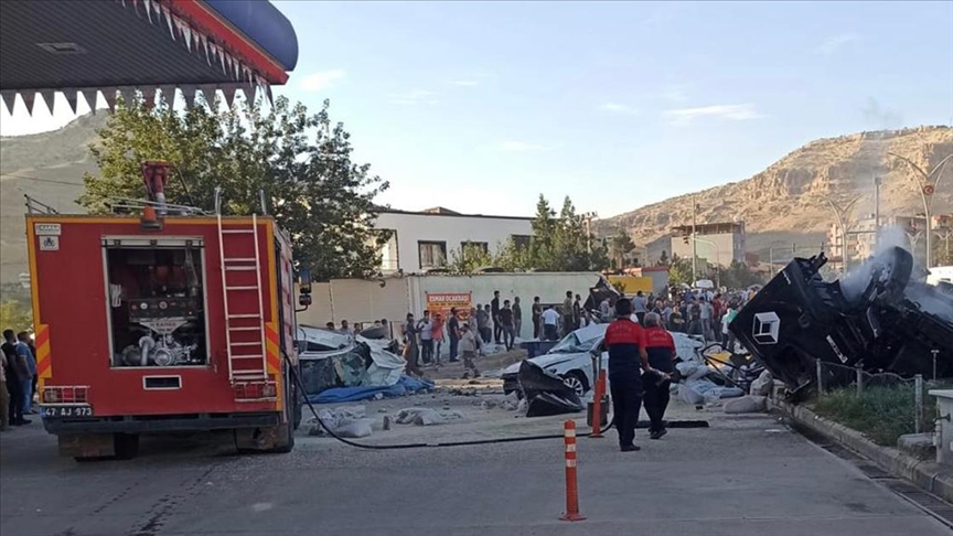 MARDİN - Kaza yapan araçlara müdahale edenlere tır çarptı, 16 kişi hayatını kaybetti