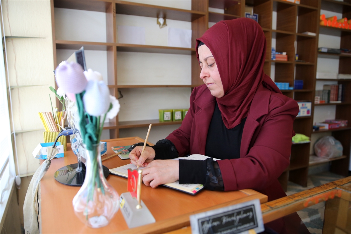 Mazbatasını alamadan hayatını kaybeden muhtarın hikayesini eşi tamamlayacak