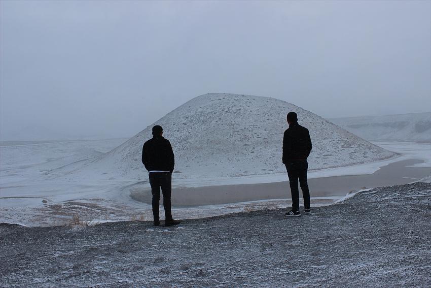 Meke Gölü beyaza büründü