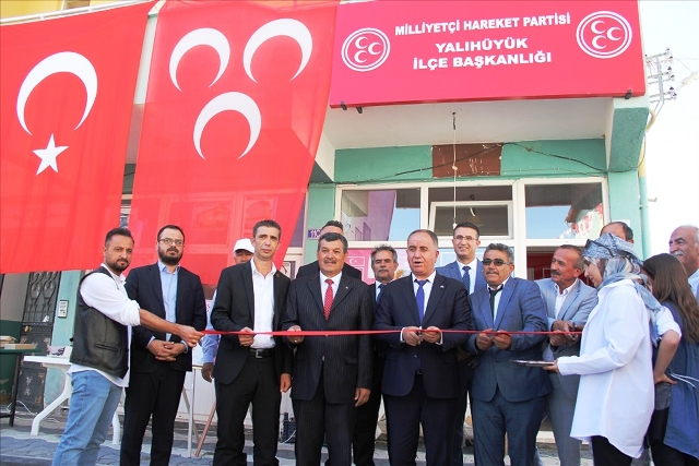 MHP Yalıhüyük İlçe Teşkilatının açılışı yapıldı