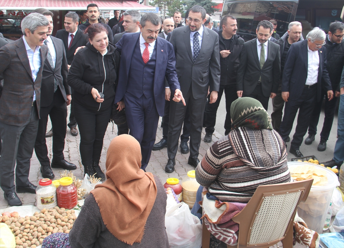 Milli Eğitim Bakanı Yusuf Tekin, Beyşehir'de ziyaretlerde bulundu: