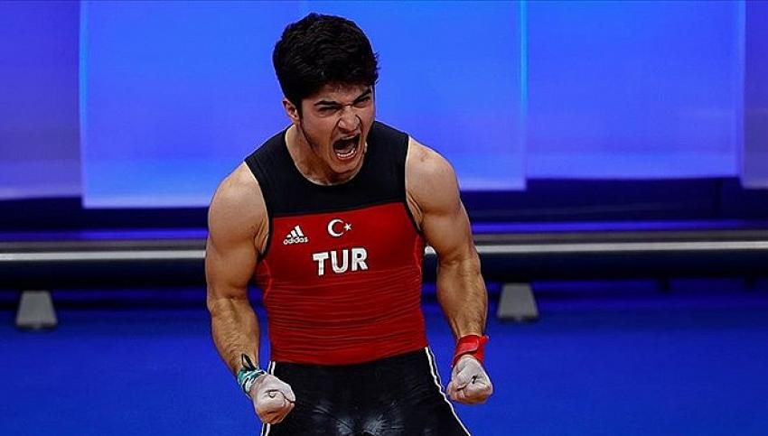 Milli halterci Muhammed Furkan Özbek Avrupa şampiyonu oldu