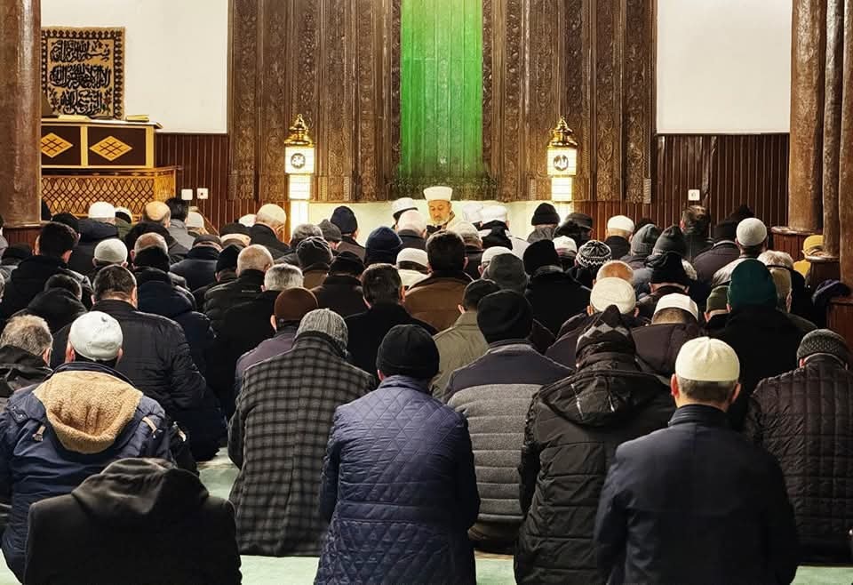 Miraç Gecesi’nde Eller Semaya, Diller Duaya Açıldı