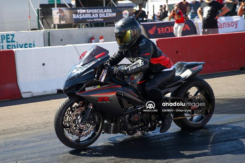  Motosiklet tutkunları Antalya'da buluştu