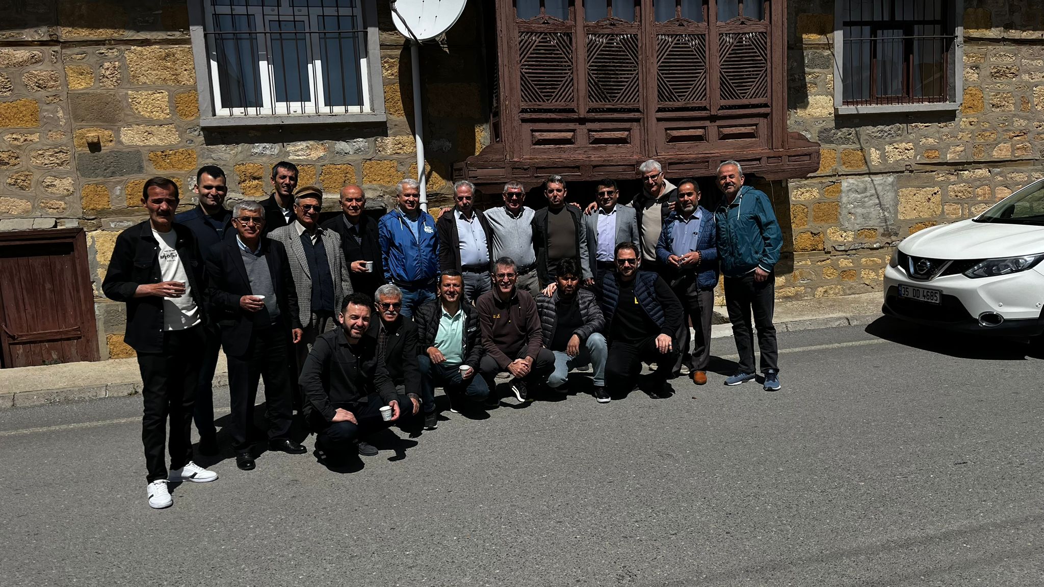 MUHTAR ÖMER PEKŞENARSLANDAN TEŞEKKÜR YEMEĞİ.