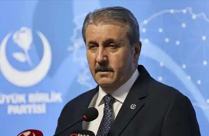 Mustafa Destici trafik kazası geçirdi