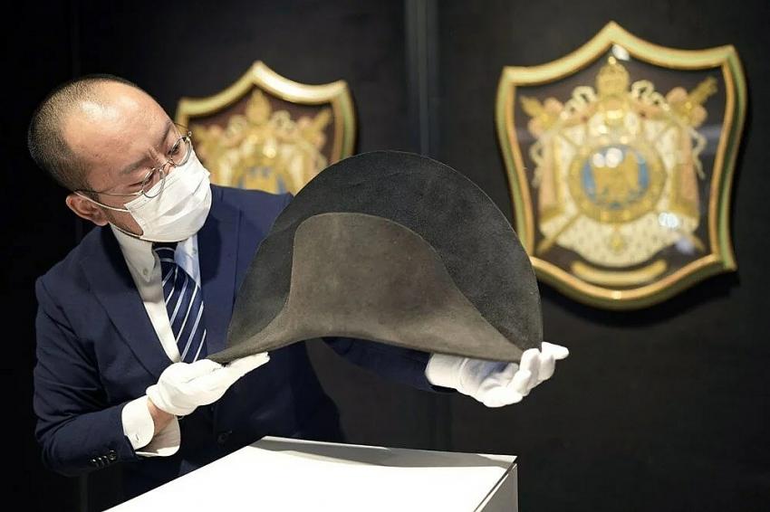 Napolyon Bonapart'ın DNA örneğinin bulunduğu şapka açık artırmaya çıkıyor: